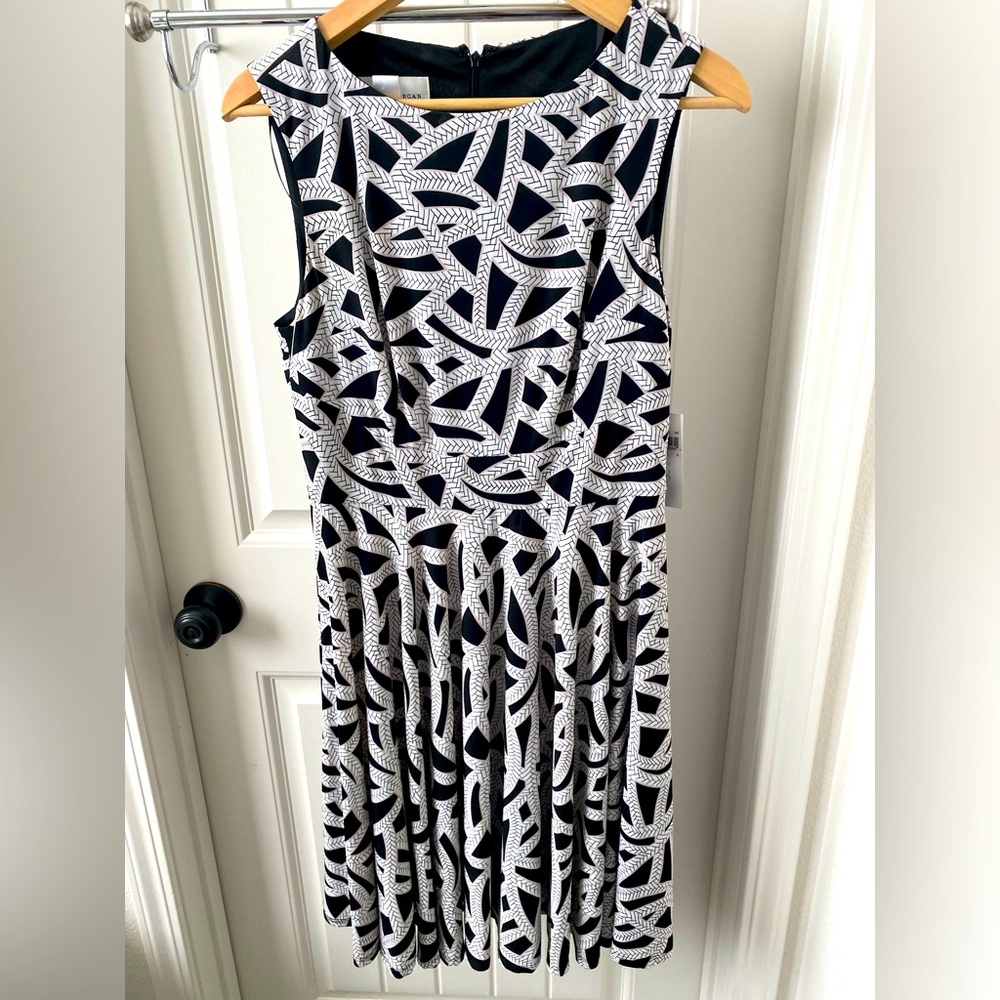 New Donna Morgan Sleeveless work dress New with tags size 8